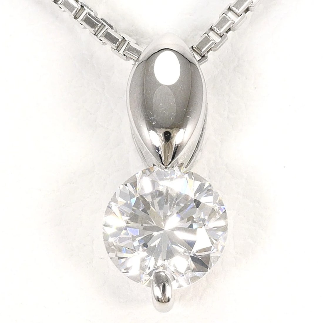 PT900 PLATINUM PT850/PLATINUM NECKLACE DIAMOND: PT900 Platinum PT850/Platinum Necklace Diamond Brand: No Brand Type/Style: Necklace Material: PT900/PT850, Main Stone Natural Color: Silver Size: H:about11?W:about5mm(Top and chain are removable)
