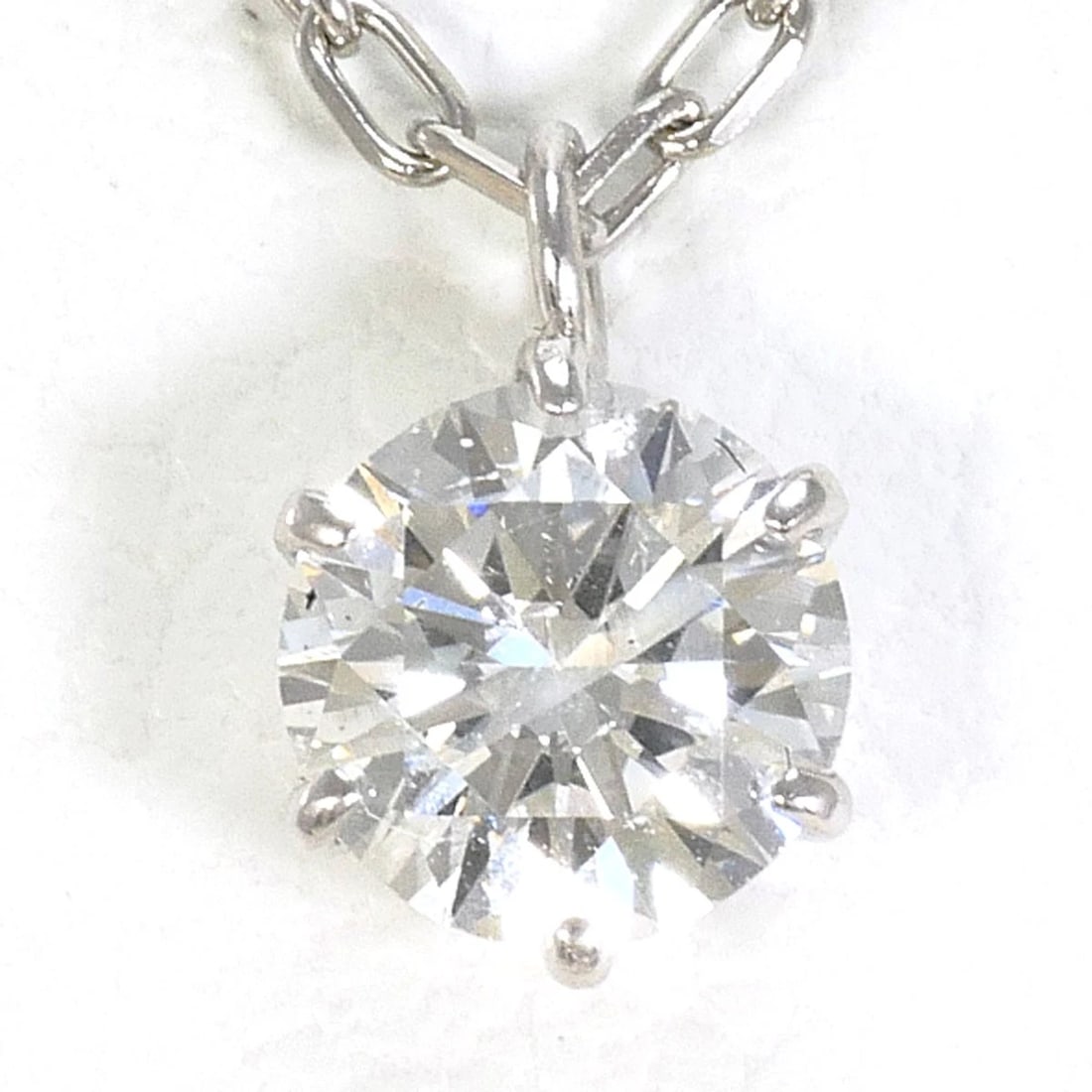 PT900, PT850 NECKLACE DIAMOND: PT900, PT850 Necklace Diamond Brand: No Brand Type/Style: Necklace Material: PT900/PlatinumPT850/Platinum, Main Stone Natural Color: None Size: Top size?H:about6?W:about4mm(Top and Chain cannot be