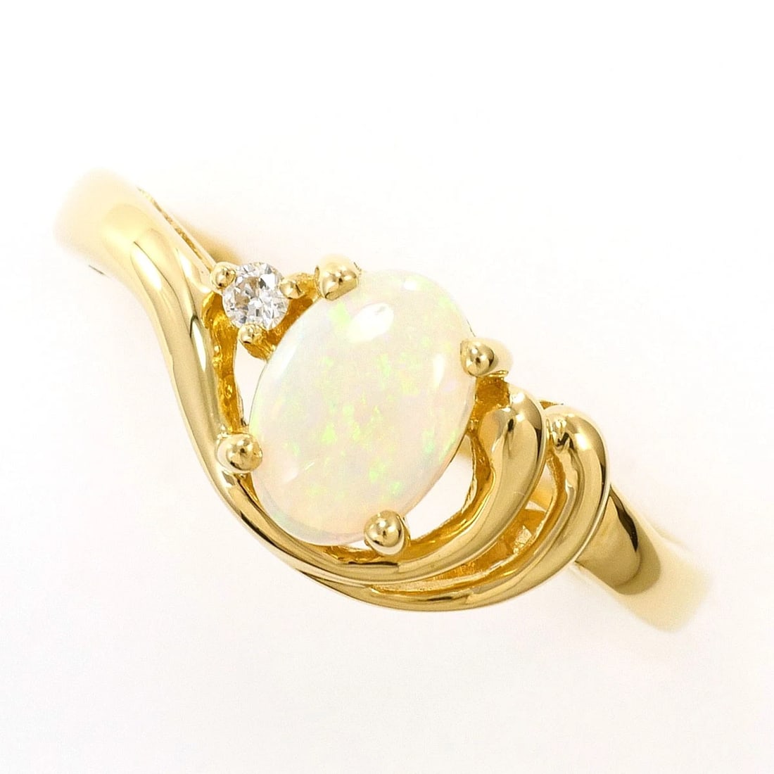 K18 GOLD RING OPAL: K18 gold Ring opal Brand: No Brand Type/Style: Ring Material: K18 Gold, Main Stone Opal Color: None Size: US 7 1/4 Accessories: None Accessories Notice: When purchasing pre-owned goods, please refer