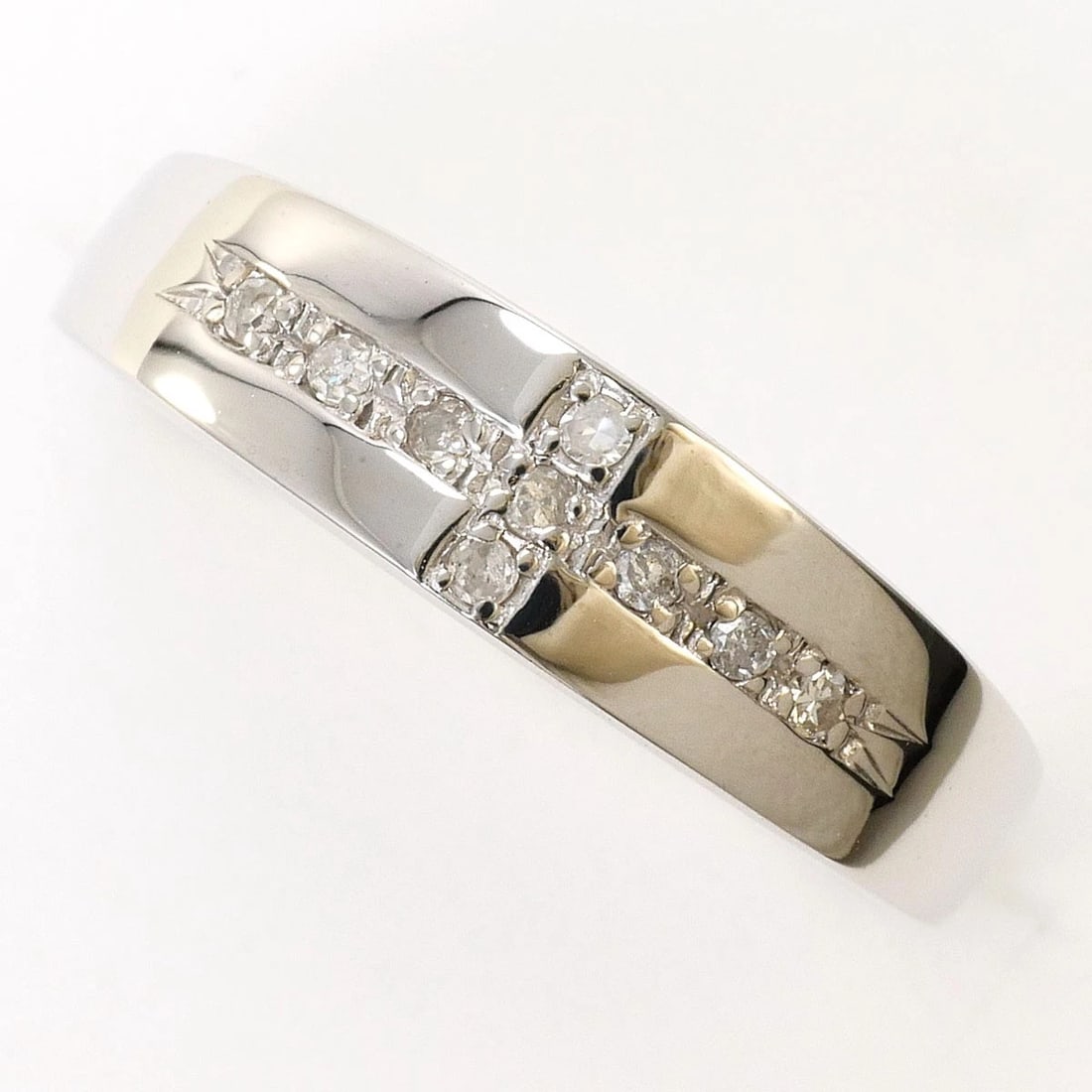 K14 GOLD RING DIAMOND: K14 Gold Ring Diamond Brand: No Brand Type/Style: Ring Material: K14 Gold, Main Stone Natuarl Color: None Size: US 5 3/8 Accessories: None Accessories Notice: When purchasing pre-owned goods, please