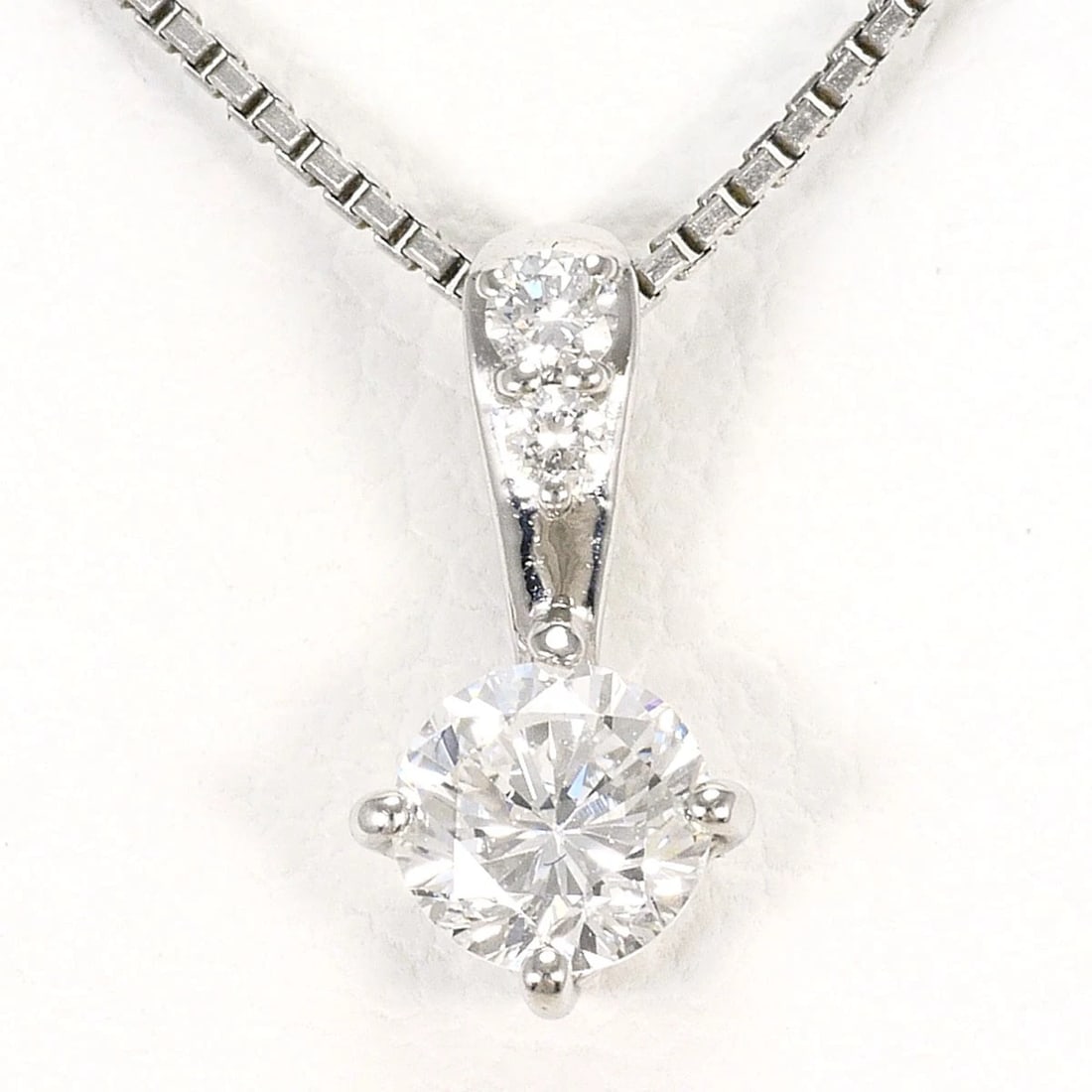 PT900 PLATINUM PT850/PLATINUM NECKLACE DIAMOND: PT900 Platinum PT850/Platinum Necklace Diamond Brand: No Brand Type/Style: Necklace Material: PT900/PlatinumPT850/Platinum, Main Stone Natural Color: None Size: Top size?H:about10?W:about5mm(Top and
