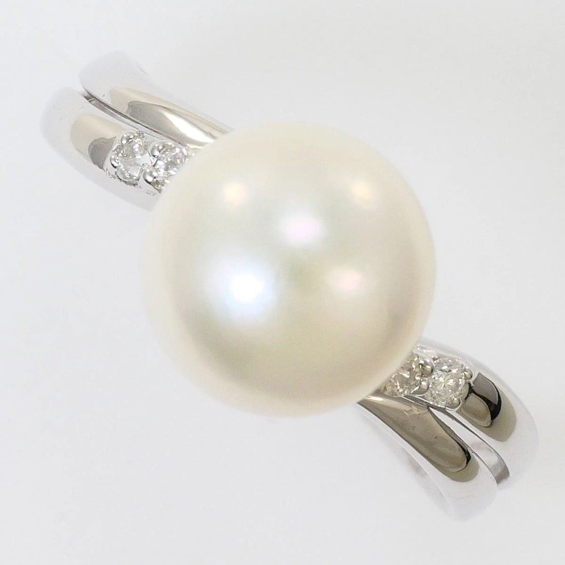 K18 GOLD RING PEARL: K18 gold Ring Pearl Brand: No Brand Type/Style: Ring Material: K18 Gold, Main Stone Cultured Pearl Color: None Size: US 5 3/8 Accessories: None Accessories Notice: When purchasing pre-owned goods,