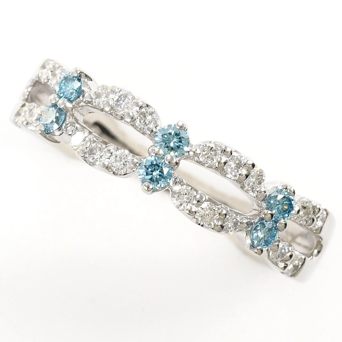 PT900 PLATINUM RING BLUE DIAMOND: PT900 Platinum Ring Blue diamond Brand: No Brand Type/Style: Ring Material: PT900, Main Stone Natural Color: Silver Size: US 6 1/4 Accessories: None Accessories Notice: When purchasing pre-owned