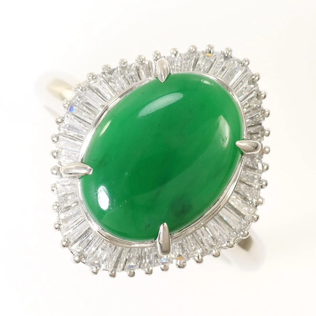 PT900 RING JADE: PT900 Ring Jade Brand: No Brand Type/Style: Ring Material: PT900/Platinum K18, Main Stone Jade, Natural Color: None Size: US 9 1/2 Accessories: None Accessories Notice: When purchasing pre-owned
