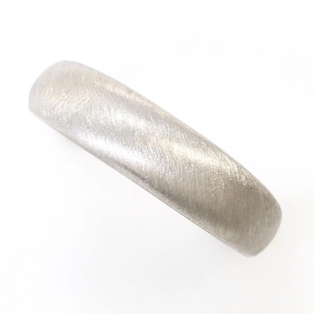 K18 GOLD RING: K18 gold Ring Brand: No Brand Type/Style: Ring Material: K18/White Gold, Color: White Gold Size: US 5 1/2 Accessories: None Accessories Notice: When purchasing pre-owned goods, please refer to the