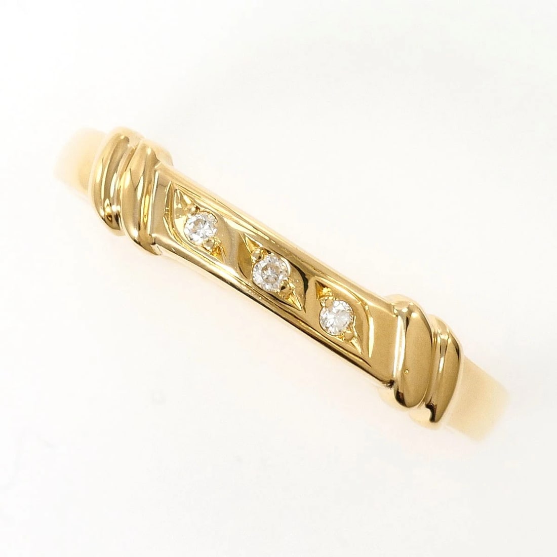 K18 GOLD RING DIAMOND: K18 gold Ring Diamond Brand: No Brand Type/Style: Ring Material: K18/Yellow Gold, Main Stone Natural Color: Yellow Gold Size: US 7 Accessories: None Accessories Notice: When purchasing pre-owned