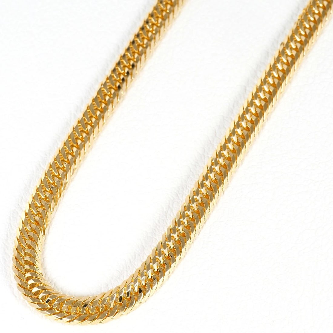 K18 GOLD NECKLACE: K18 gold Necklace Brand: No Brand Type/Style: Necklace Material: K18/Yellow Gold, Color: Gold Size: Chain Length: about50cm Accessories: None Accessories Notice: When purchasing pre-owned goods,