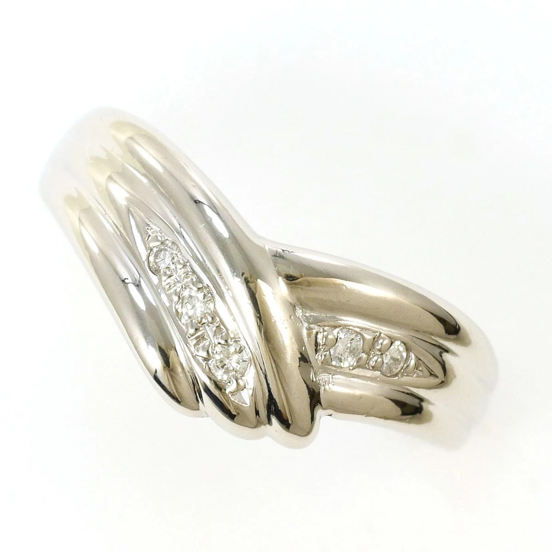 PT850 PLATINUM RING DIAMOND: PT850 Platinum Ring Diamond Brand: No Brand Type/Style: Ring Material: PT850, Main Stone Natural Color: None Size: US 6 3/4 Accessories: None Accessories Notice: When purchasing pre-owned goods,