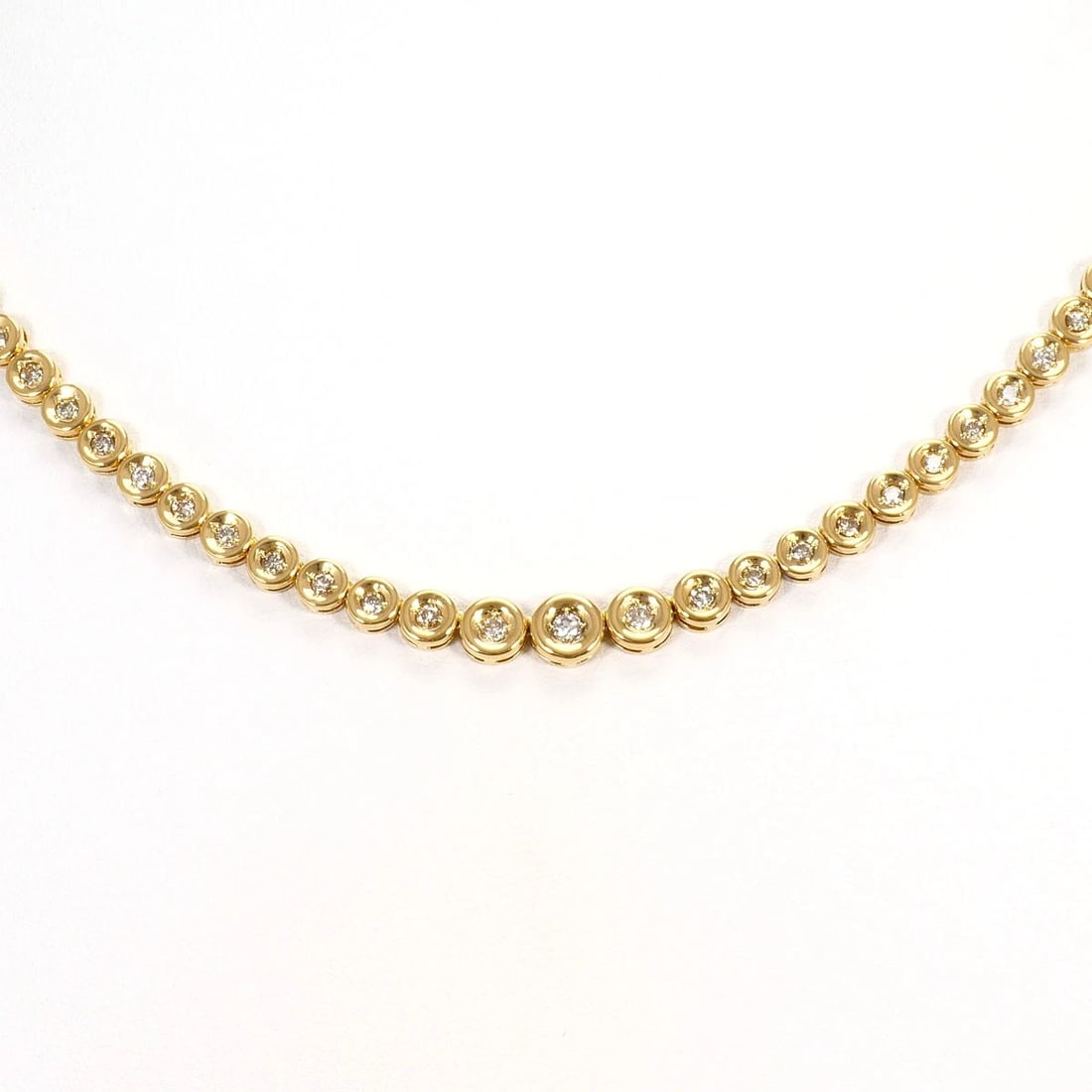 K18 GOLD NECKLACE DIAMOND: K18 gold Necklace Diamond Brand: No Brand Type/Style: Necklace Material: PT1000, Main Stone Natural Color: None Size: US 5 1/2 Accessories: None Accessories Notice: When purchasing pre-owned goods,
