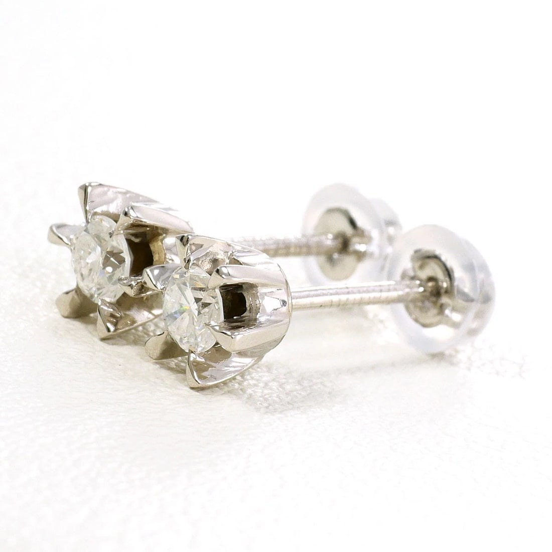 PT900 PIERCE DIAMOND: PT900 Pierce Diamond Brand: No Brand Type/Style: Pierce Material: PT900/Platinum, Main Stone Natural Color: None Size: Accessories: None Accessories Notice: When purchasing pre-owned goods, please
