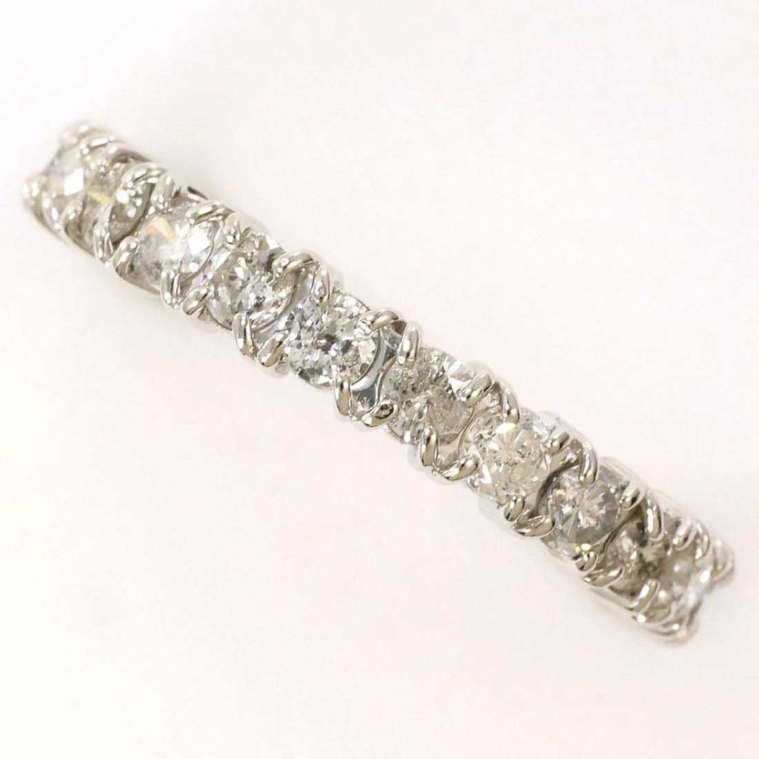 PT900 PLATINUM RING DIAMOND: PT900 Platinum Ring Diamond Brand: No Brand Type/Style: Ring Material: PT900, Main Stone Natural Color: None Size: US 7 Accessories: None Accessories Notice: When purchasing pre-owned goods, please