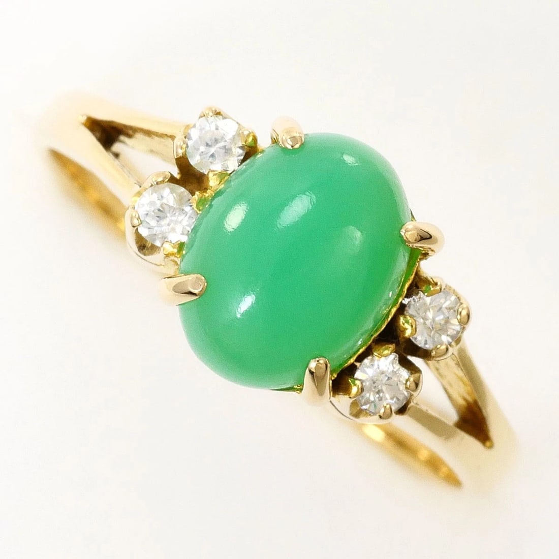 K14 GOLD RING CHRYSOPRIZE: K14 Gold Ring Chrysoprize Brand: No Brand Type/Style: Ring Material: K14 Gold, Main Stone Chrysoprase Color: None Size: US 7 1/4 Accessories: None Accessories Notice: When purchasing pre-owned goods,