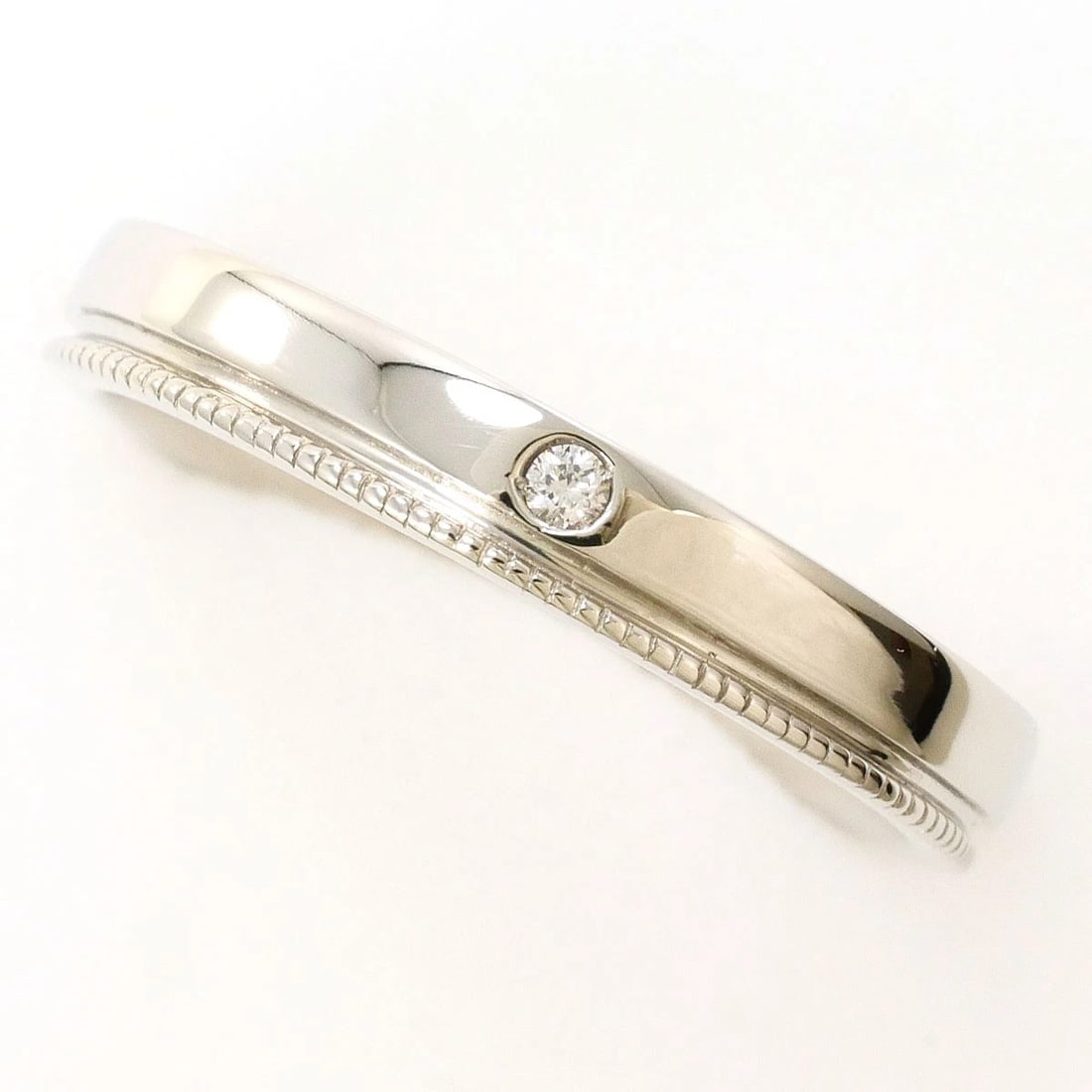PT900 PLATINUM RING DIAMOND: PT900 Platinum Ring Diamond Brand: No Brand Type/Style: Ring Material: PT900, Main Stone Natural Color: Silver Size: US 5 1/4 Accessories: None Accessories Notice: When purchasing pre-owned goods,