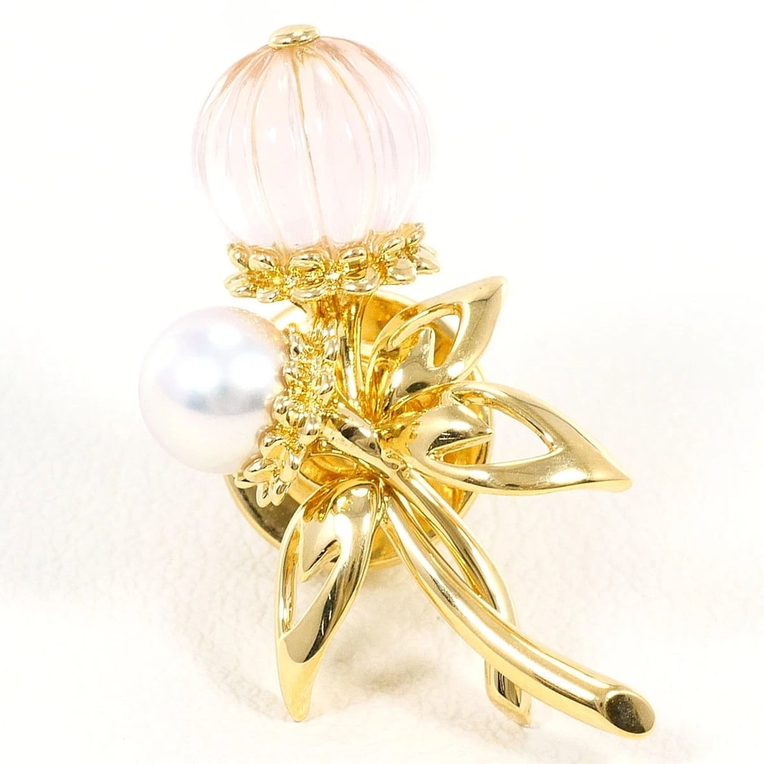MIKIMOTO K18 GOLD ALLOY BROOCH: MIKIMOTO K18 gold Alloy Brooch Brand: MIKIMOTO Type/Style: Brooch Material: K18/Yellow Gold Alloy, Color: Gold Size: H: about27mmx W: about14mm Accessories: None Accessories Notice: When purchasing