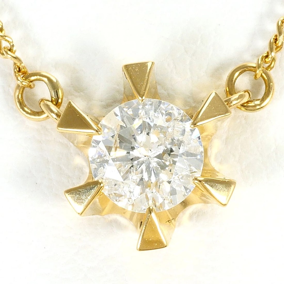 K18 GOLD NECKLACE DIAMOND: K18 gold Necklace Diamond Brand: No Brand Type/Style: Necklace Material: K18/Yellow Gold, Main Stone Natural Color: Yellow Gold Size: Chain Length: 41cm Accessories: None Accessories Notice: When