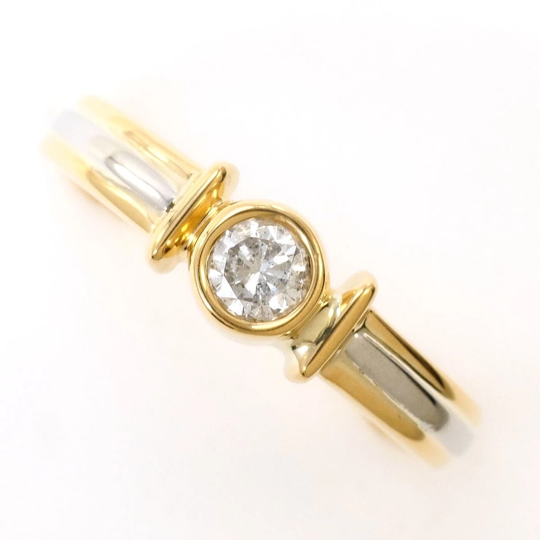 PT900 PLATINUM K18 RING DIAMOND: PT900 Platinum K18 Ring Diamond Brand: No Brand Type/Style: Ring Material: PT900, Main Stone Natural Color: None Size: US 6 1/2 Accessories: None Accessories Notice: When purchasing pre-owned goods,