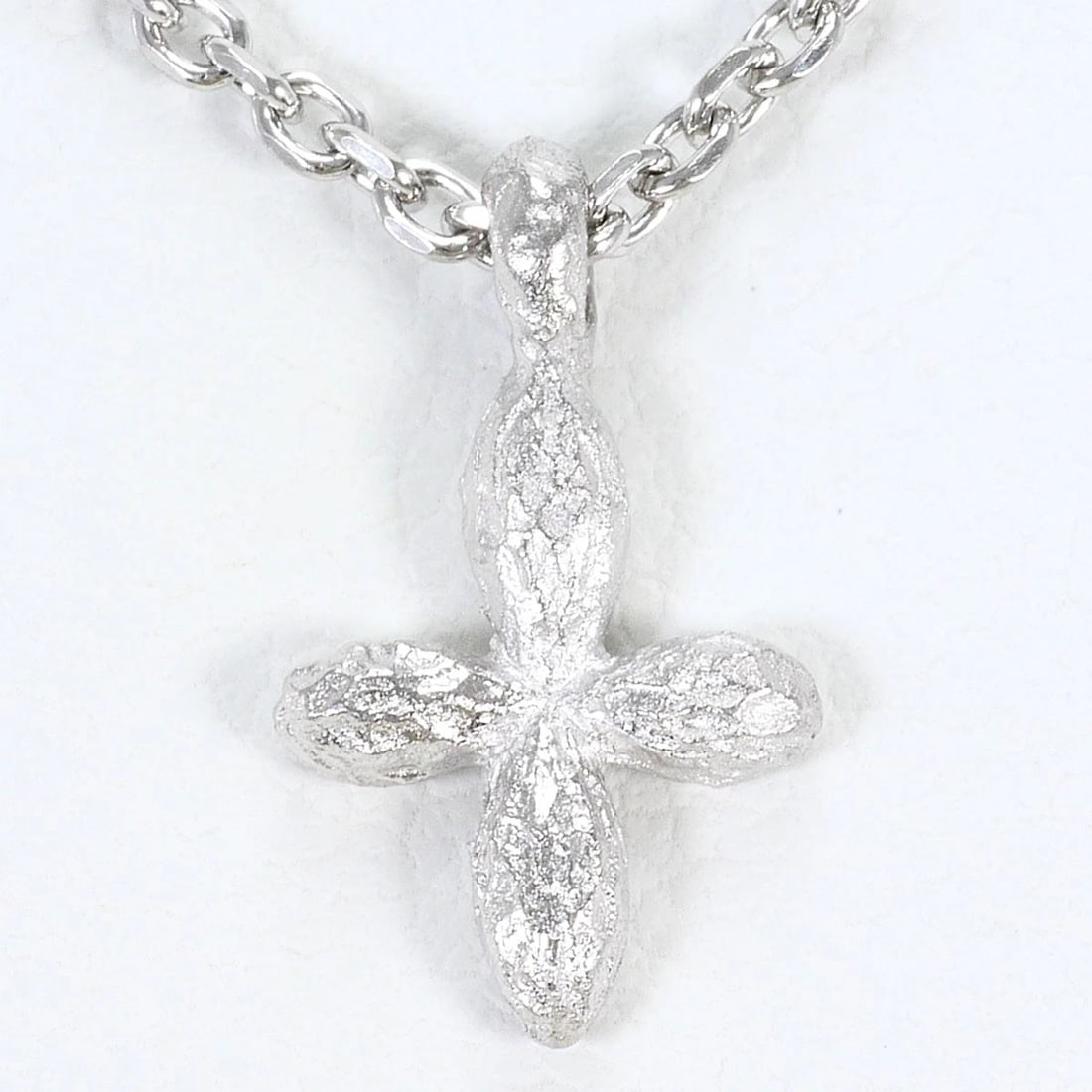 PT900 PLATINUM NECKLACE: PT900 Platinum Necklace Brand: No Brand Type/Style: Necklace Material: PT900, Color: None Size: Chain Length:40cm Accessories: None Accessories Notice: When purchasing pre-owned goods, please refer