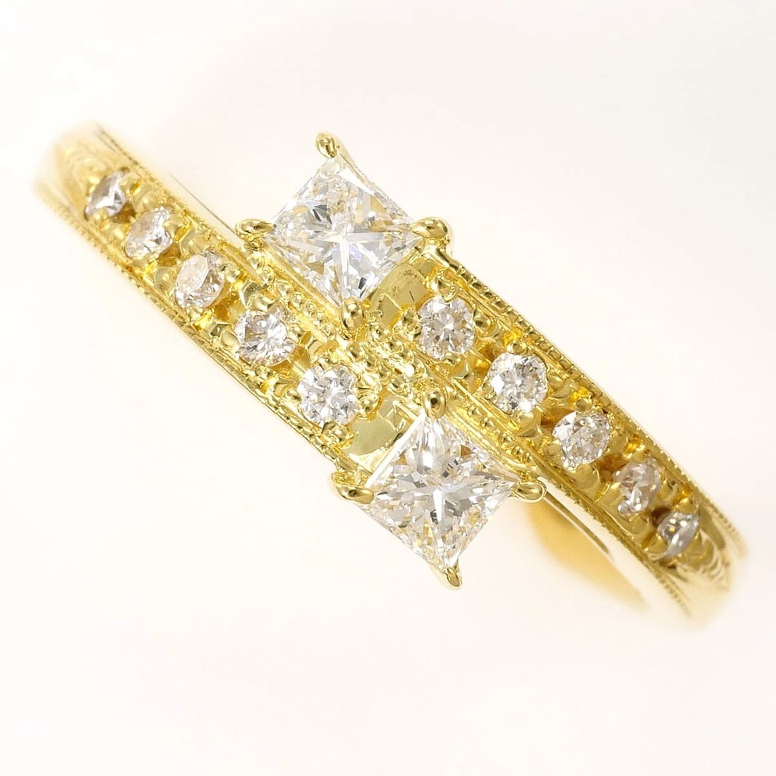 K18 GOLD RING DIAMOND: K18 gold Ring Diamond Brand: No Brand Type/Style: Ring Material: K18 Gold, Main Stone Natural Color: None Size: US 8 3/4 Accessories: None Accessories Notice: When purchasing pre-owned goo