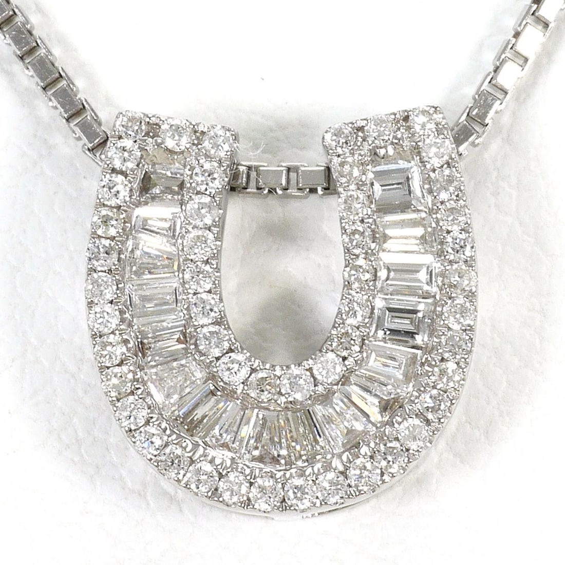 K18 GOLD NECKLACE DIAMOND: K18 gold Necklace Diamond Brand: No Brand Type/Style: Necklace Material: K18 Gold, Main Stone Natural Color: None Size: Chain Length: 50cm Accessories: None Accessories Notice: When purchasing