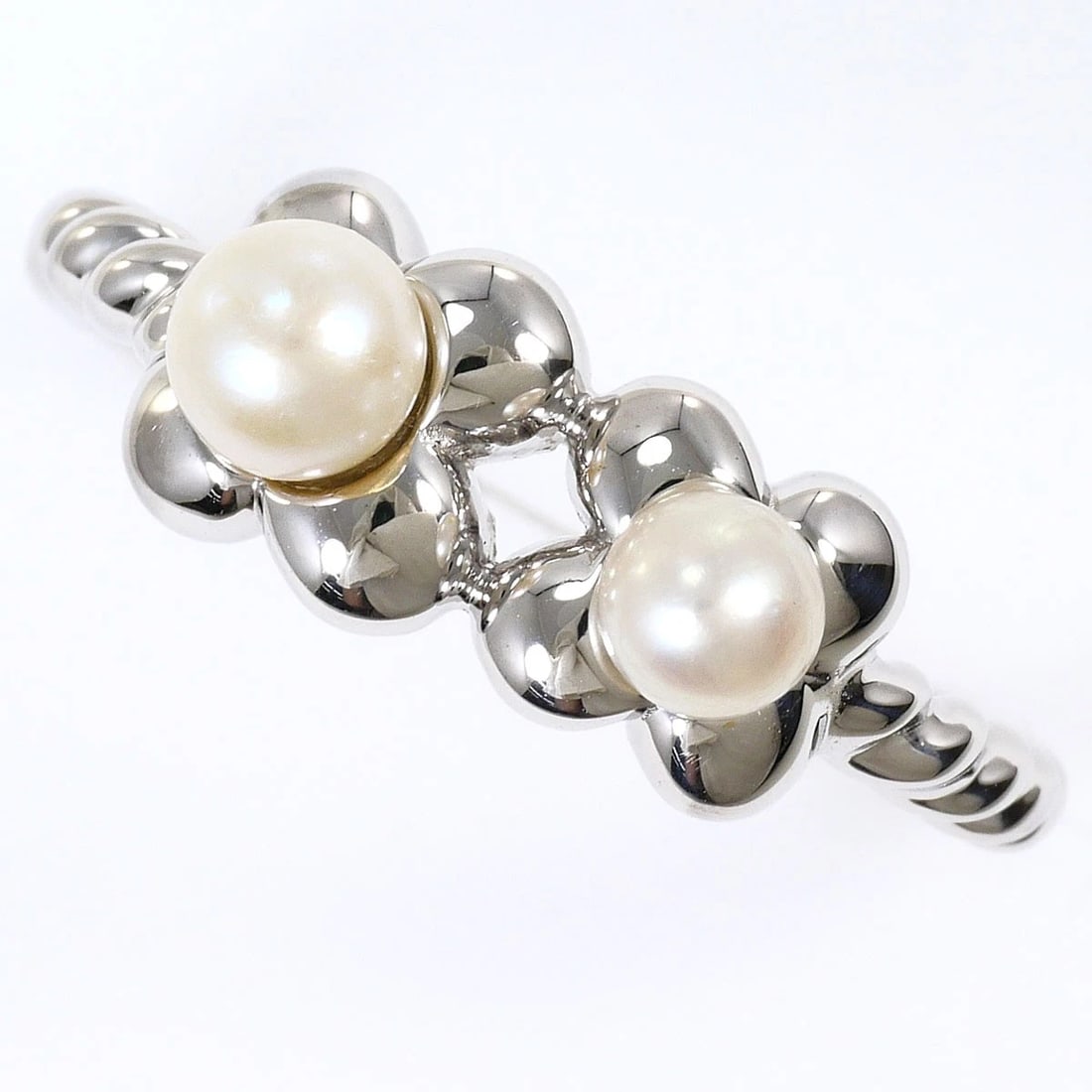 K18 GOLD RING AKOYA PEARL: K18 gold Ring Akoya Pearl Brand: No Brand Type/Style: Ring Material: K18/White Gold, Main Stone Akoya Pearl Color: White Gold Size: US 7 7/8 Accessories: None Accessories Notice: When purchasing