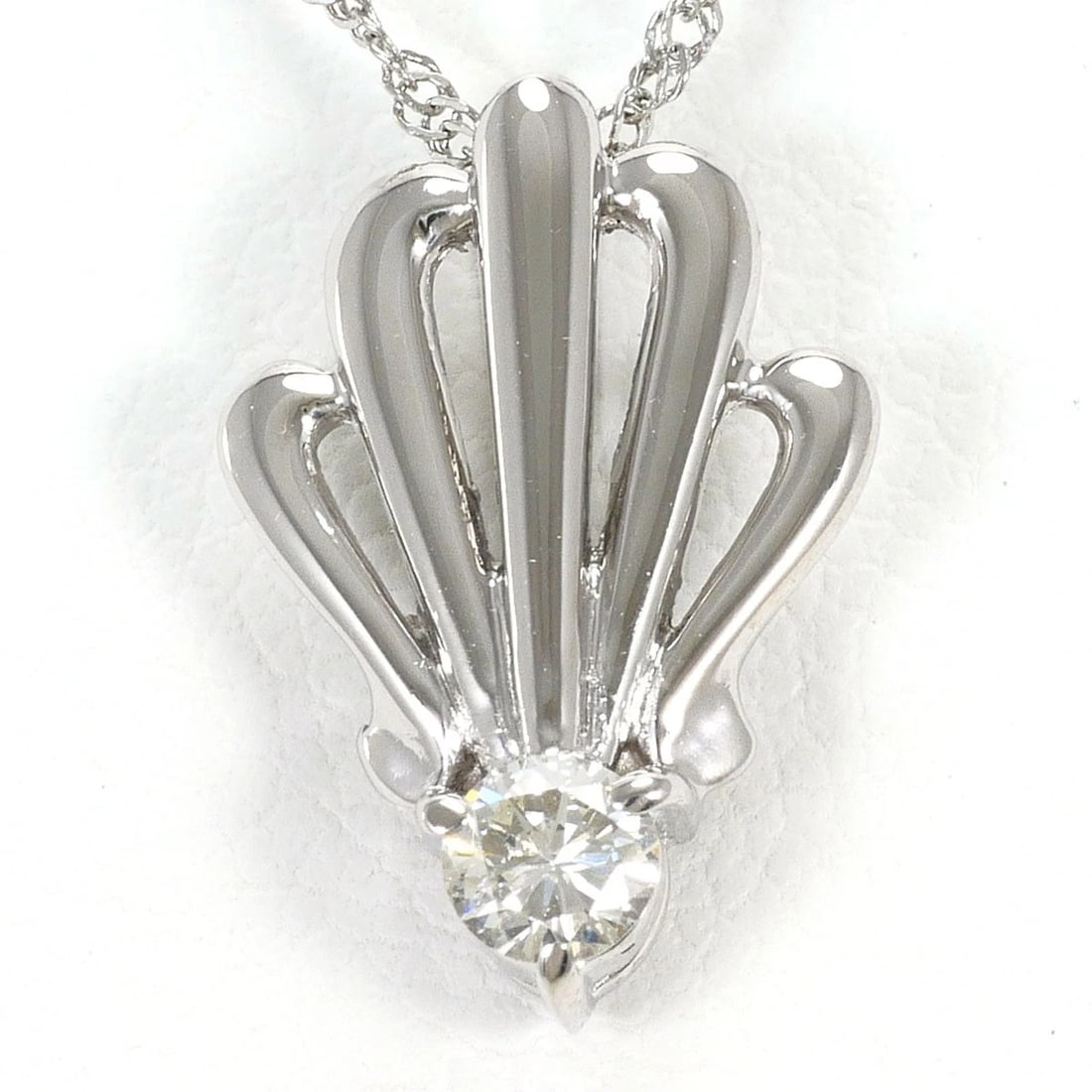 PT900 PLATINUM PT850/PLATINUM NECKLACE DIAMOND: PT900 Platinum PT850/Platinum Necklace Diamond Brand: No Brand Type/Style: Necklace Material: PT900/PT850, Main Stone Natural Color: Silver Size: H:about15?W:about9mm(Top and chain are removable)