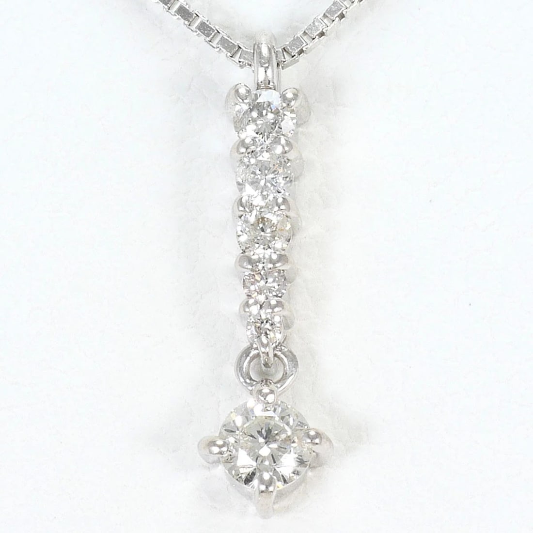 K18 GOLD NECKLACE DIAMOND: K18 gold Necklace Diamond Brand: No Brand Type/Style: Necklace Material: K18 Gold, Main Stone Natural Color: None Size: Accessories: None Accessories Notice: When purchasing pre-owned goods, please