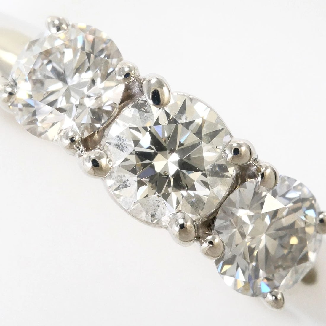 PT900 PLATINUM RING DIAMOND - 2