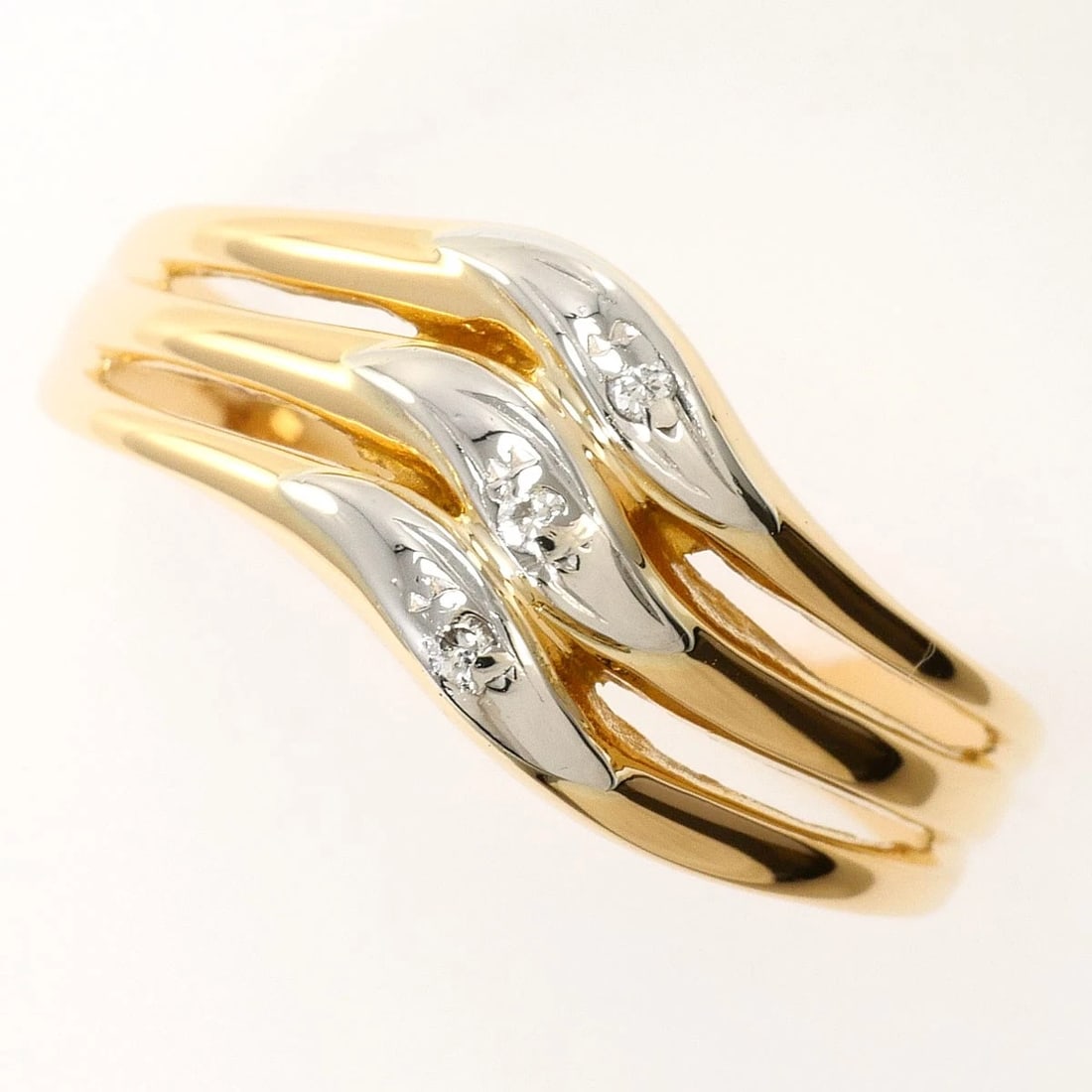 PT900 PLATINUM K18 RING DIAMOND: PT900 Platinum K18 Ring Diamond Brand: No Brand Type/Style: Ring Material: PT900/ K18 Yellow Gold, Main Stone Natural Color: none Size: US 6 3/4 Accessories: None Accessories Notice: When purchasing