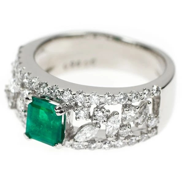 PT900 EMERALD DIAMOND RING - 2