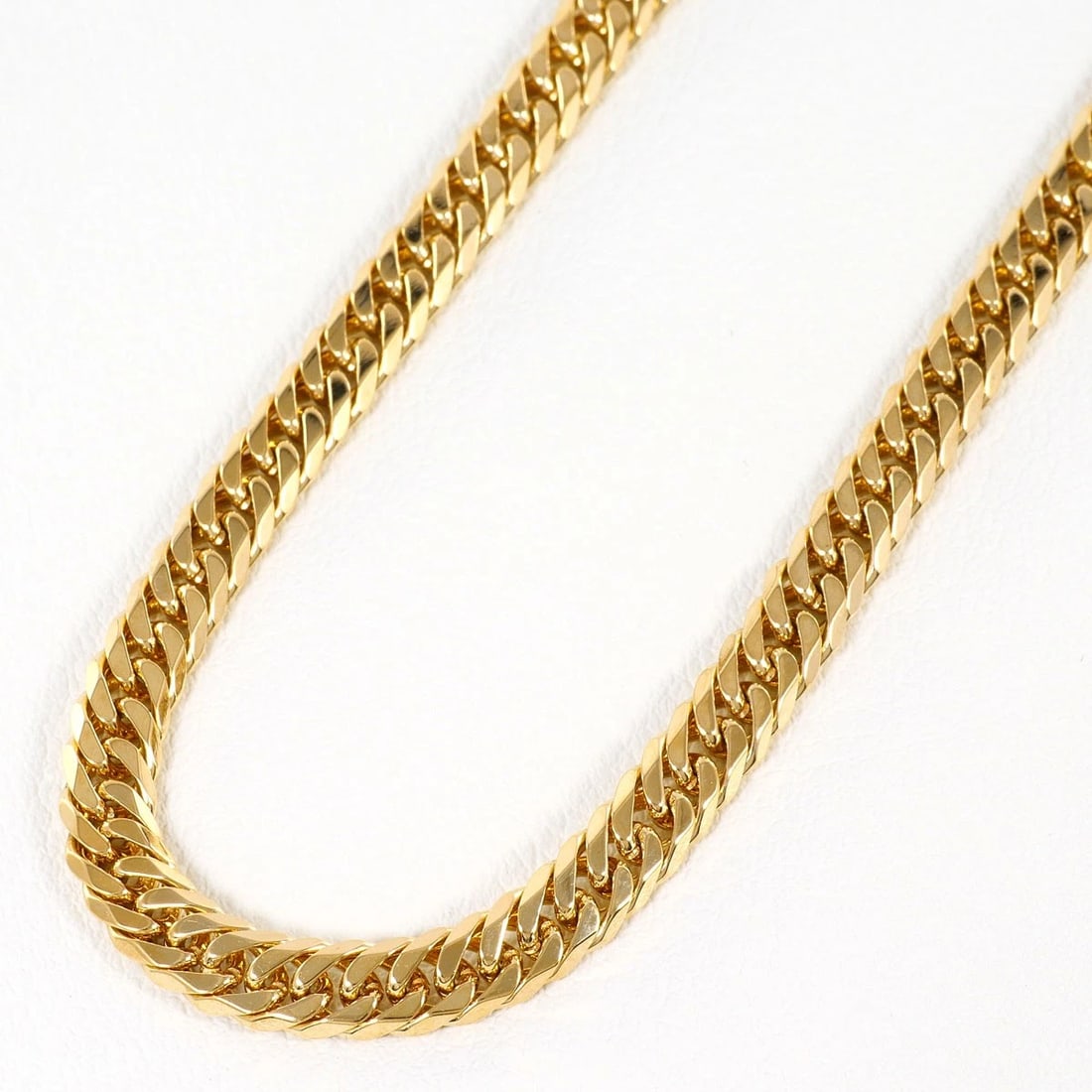 K18 GOLD NECKLACE: K18 gold Necklace Brand: No Brand Type/Style: Necklace Material: K18 Gold, Color: None Size: Chain Length: 60cm Accessories: None Accessories Notice: When purchasing pre-owned goods, please refer to