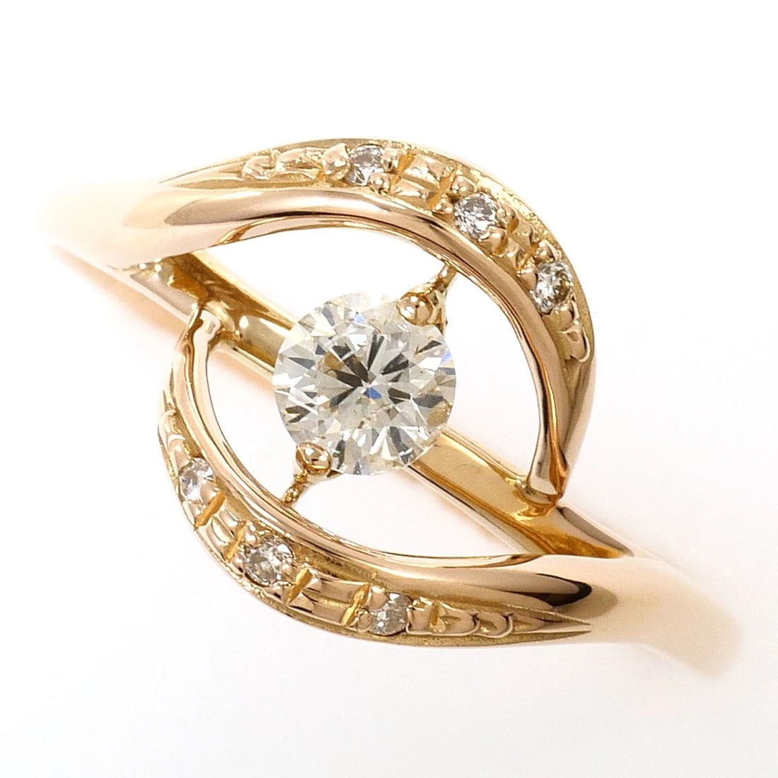 K18 GOLD RING DIAMOND: K18 gold Ring Diamond Brand: No Brand Type/Style: Ring Material: K18 Gold, Main Stone Natural Color: None Size: US 5 7/8 Accessories: None Accessories Notice: When purchasing pre-owned goods, please