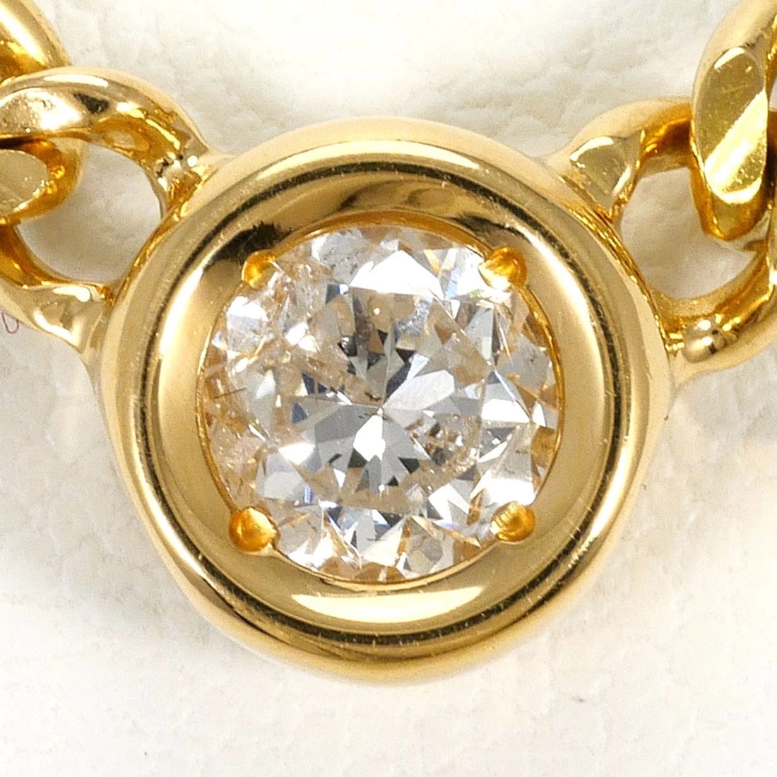 K18 GOLD NECKLACE DIAMOND: K18 gold Necklace Diamond Brand: No Brand Type/Style: Necklace Material: K18 Gold, Main Stone Natural Color: None Size: Chain Length:40 cm Accessories: None Accessories Notice: When purchasing