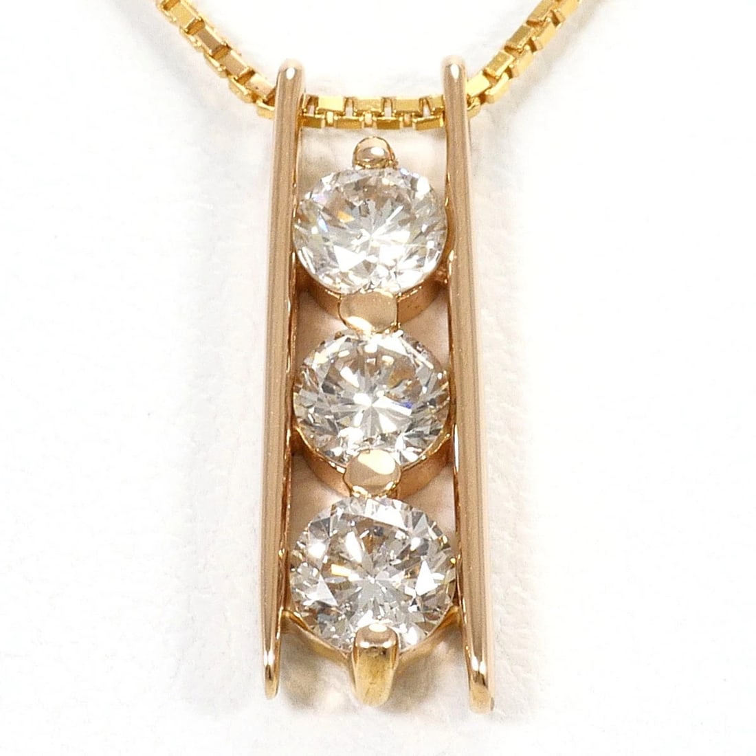 K18 GOLD NECKLACE DIAMOND: K18 gold Necklace Diamond Brand: No Brand Type/Style: Necklace Material: K18/Pink Gold, Main Stone Natural Color: Pink Gold Size: H:about15?W:about5mm(Top and Chain cannot be removed) Chain Length: