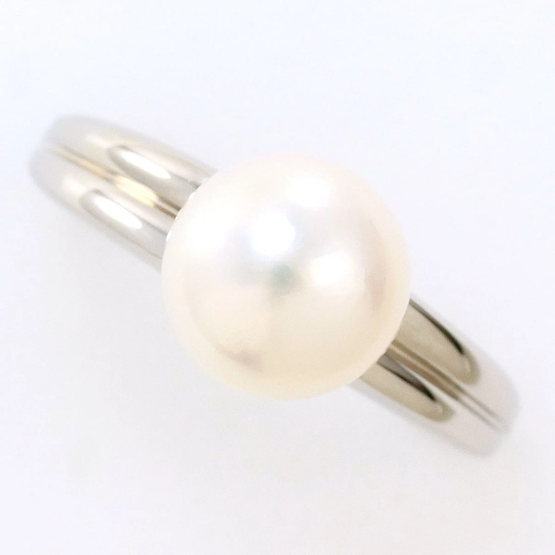 K18 GOLD RING PEARL: K18 gold Ring Pearl Brand: No Brand Type/Style: Ring Material: K18 Gold, Main Stone Natural Color: None Size: US 6 3/4 Accessories: None Accessories Notice: When purchasing pre-owned goods, please