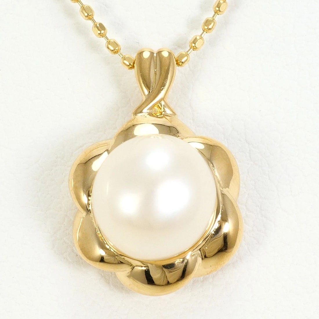 K18 GOLD NECKLACE PEARL: K18 gold Necklace Pearl Brand: No Brand Type/Style: Necklace Material: K18/Yellow Gold, Main Stone Pearl (Natural) Color: Yellow Gold Size: Top size?H:about15?W:about10mm(Top and chain are