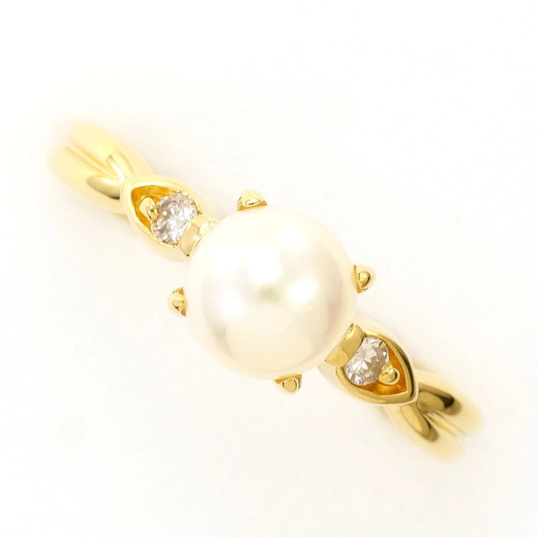 K18 GOLD RING PEARL: K18 gold Ring Pearl Brand: No Brand Type/Style: Ring Material: K18 Gold, Main Stone Cultured Pearl Color: None Size: US 6 1/4 Accessories: None Accessories Notice: When purchasing pre-owned goods,