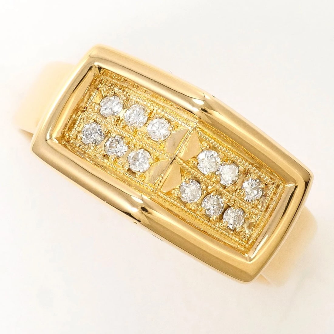 K18 GOLD RING DIAMOND: K18 gold Ring Diamond Brand: No Brand Type/Style: Ring Material: K18 Gold, Main Stone Natural Color: None Size: US 7 1/2 Accessories: None Accessories Notice: When purchasing pre-owned goo