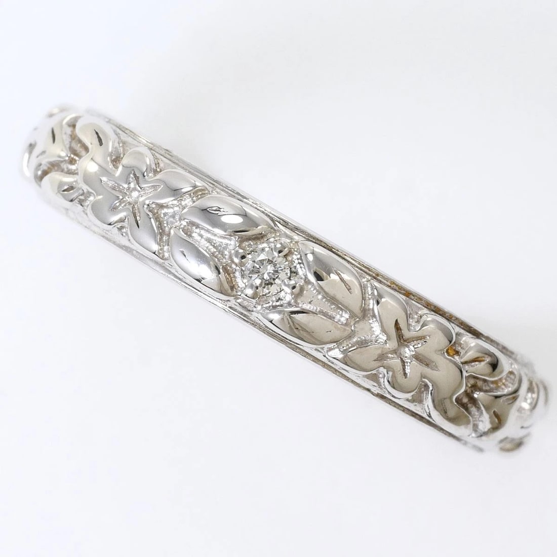 K18 GOLD RING DIAMOND: K18 gold Ring Diamond Brand: No Brand Type/Style: Ring Material: K18 Gold, Main Stone Natural Color: None Size: US 6 Accessories: None Accessories Notice: When purchasing pre-owned goods, please