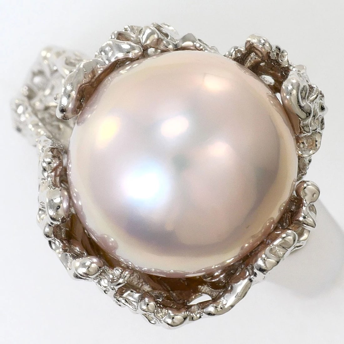 PT900 RING FRESHWATER PEARL: PT900 Ring Freshwater Pearl Brand: No Brand Type/Style: Ring Material: PT900/Platinum, Main Stone Fresh Water Pearl Color: None Size: US 6 1/4 Accessories: None Accessories Notice: When purchasing