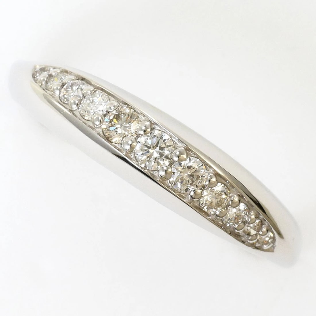 PT950 PLATINUM RING DIAMOND: PT950 Platinum Ring Diamond Brand: No Brand Type/Style: Ring Material: PT950, Main Stone Natural Color: None Size: US 7 Accessories: None Accessories Notice: When purchasing pre-owned goods, please