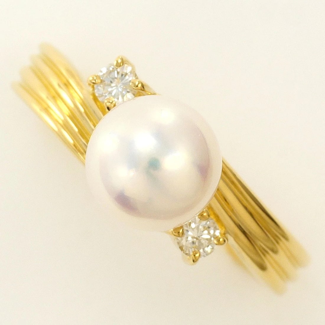K18 GOLD RING: K18 gold Ring Brand: No Brand Type/Style: Ring Material: K18 Gold, Main Stone Cultured Pearl Color: None Size: US 5 1/2 Accessories: None Accessories Notice: When purchasing pre-owned goods, please