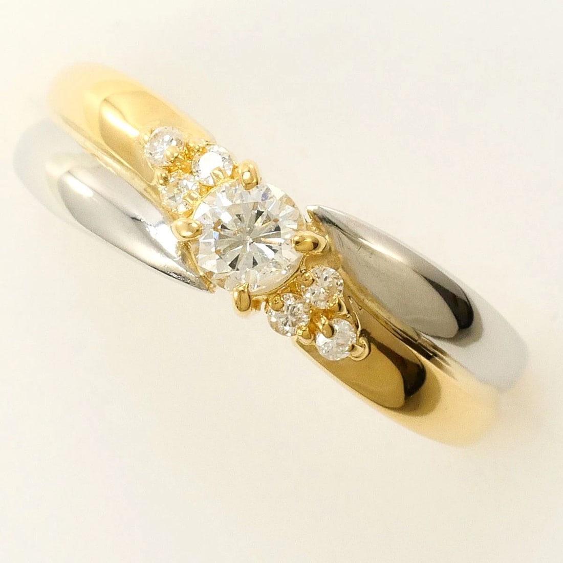 PT900 K18 RING DIAMOND: PT900 K18 Ring Diamond Brand: No Brand Type/Style: Ring Material: PT900, Main Stone Natural Color: None Size: US 6 3/4 Accessories: None Accessories Notice: When purchasing pre-owned goods, please