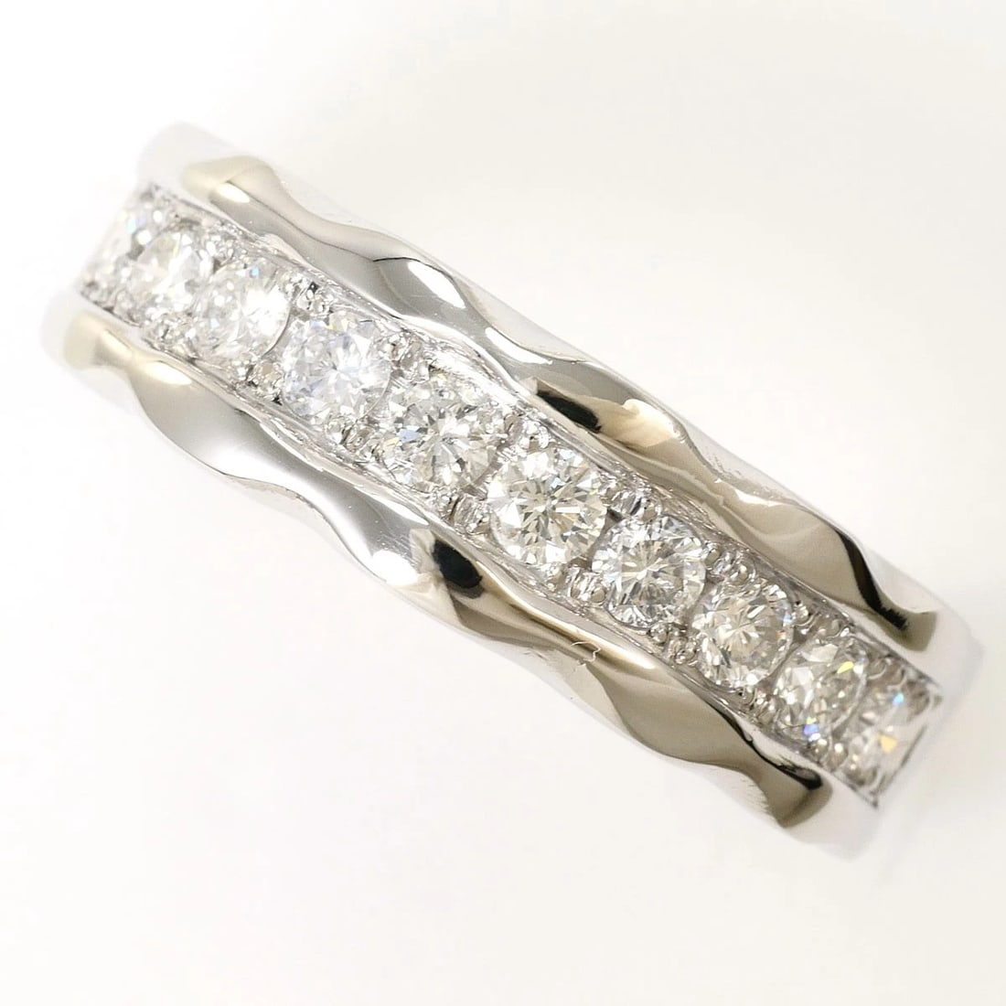 PT900 RING DIAMOND: PT900 Ring Diamond Brand: No Brand Type/Style: Ring Material: PT900, Main Stone Natural Color: None Size: US 7 1/2 Accessories: None Accessories Notice: When purchasing pre-owned goods, pl