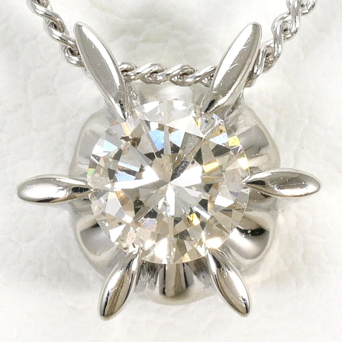 PT PLATINUM PT850/PLATINUM NECKLACE DIAMOND: PT Platinum PT850/Platinum Necklace Diamond Brand: No Brand Type/Style: Necklace Material: PT,PT850, Main Stone Natural Color: None Size: 40cm Accessories: None Accessories Notice: When purchasing