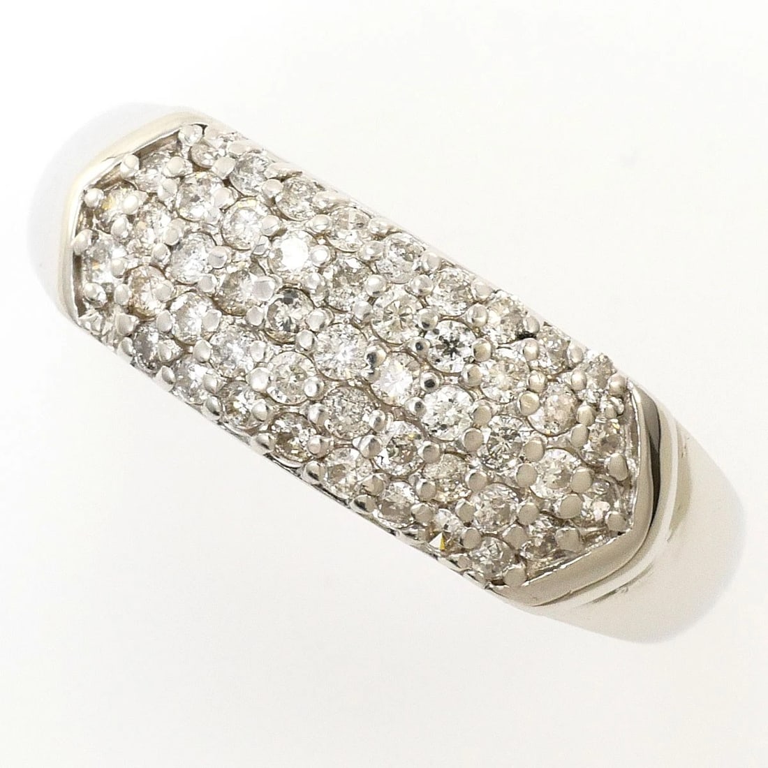 PT900 PLATINUM RING DIAMOND: PT900 Platinum Ring Diamond Brand: No Brand Type/Style: Ring Material: PT900, Main Stone Natular Color: None Size: US 8 7/8 Accessories: None Accessories Notice: When purchasing pre-owned goods,