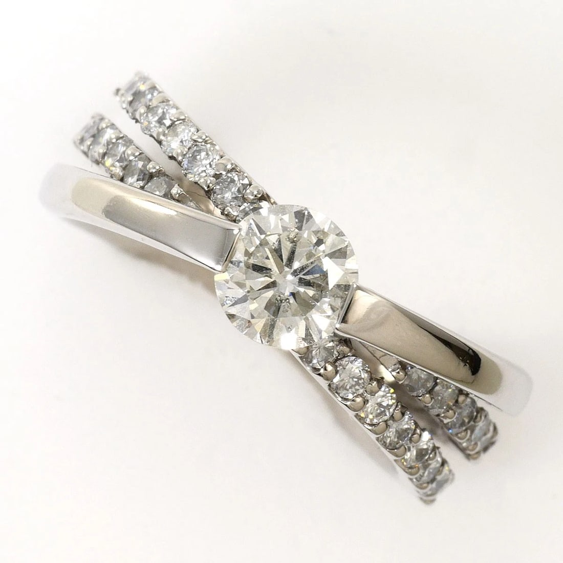 K18 GOLD RING DIAMOND: K18 gold Ring Diamond Brand: No Brand Type/Style: Ring Material: K18/White Gold, Main Stone Natural Color: none Size: US 6 1/4 Accessories: None Accessories Notice: When purchasing pre-own