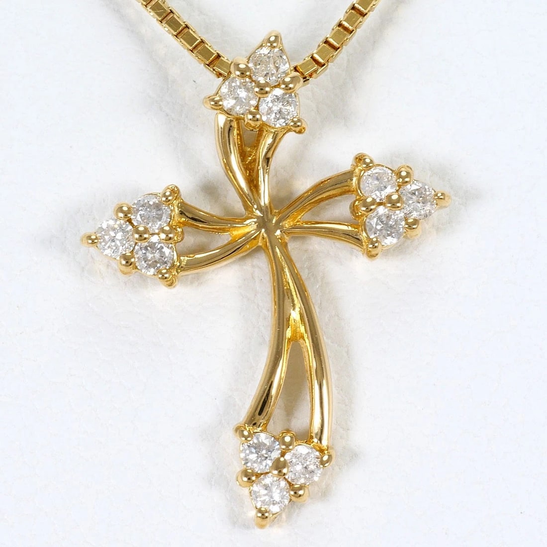 K18 GOLD NECKLACE DIAMOND: K18 gold Necklace Diamond Brand: No Brand Type/Style: Necklace Material: K18 Gold, Main Stone Natural Color: None Size: Chain Length: 45cm Accessories: None Accessories Notice: When purchasing