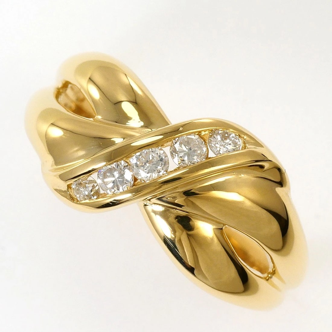 K18 GOLD RING DIAMOND: K18 gold Ring Diamond Brand: No Brand Type/Style: Ring Material: K18 Yellow Gold, Main Stone Natural Color: Gold Size: US 6 Accessories: None Accessories Notice: When purchasing pre-owned