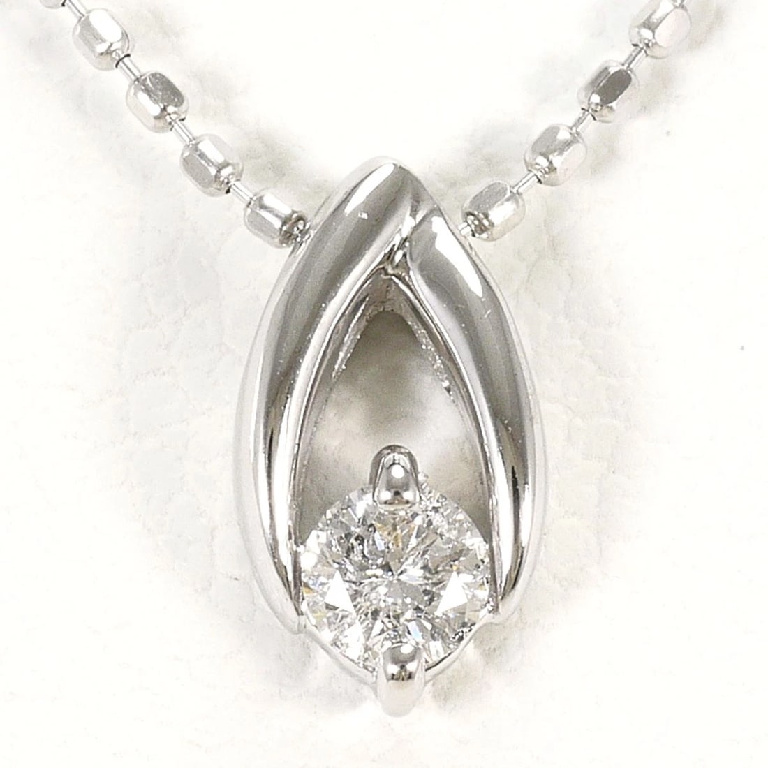 K18 GOLD NECKLACE DIAMOND: K18 gold Necklace Diamond Brand: No Brand Type/Style: Necklace Material: K18/White Gold, Main Stone Natural Color: White Gold Size: Top size?H:about9?W:about5mm(Top and Chain cannot be removed),