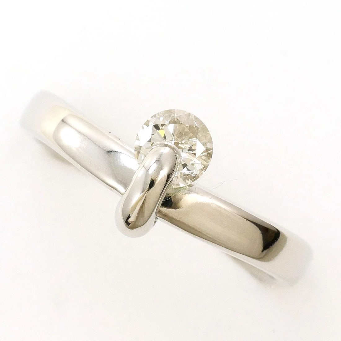 PT900 RING DIAMOND: PT900 Ring Diamond Brand: No Brand Type/Style: Ring Material: PT900/Platinum, Main Stone Natural Color: None Size: US 6 1/4 Accessories: None Accessories Notice: When purchasing pre-owned